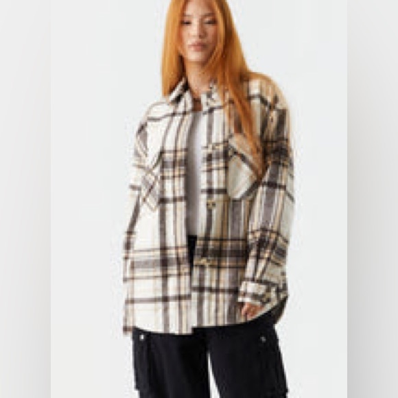 Plaid Sherpa Lined Shacket - Picture 5 of 5